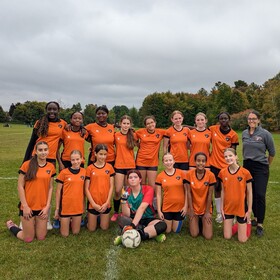 Photo de groupe de l'équipe soccer intermédiaire